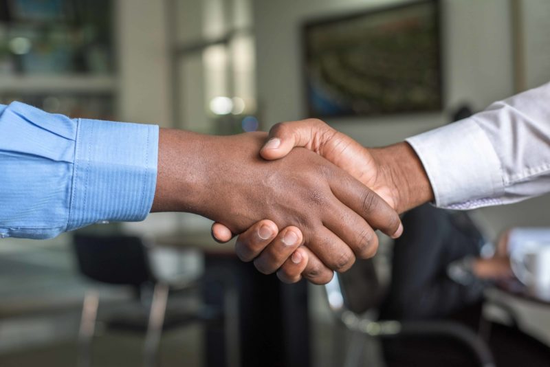 How to become a social media manager handshake image